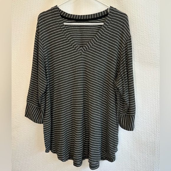 Van Heusen Tops - Van Heusen Women’s Gray White Striped Long Sleeve Top Size: XL